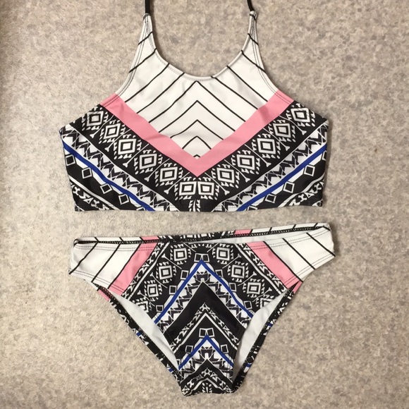 NWOT White/Pink & Blk Halter Cheeky Bikini - Picture 2 of 6